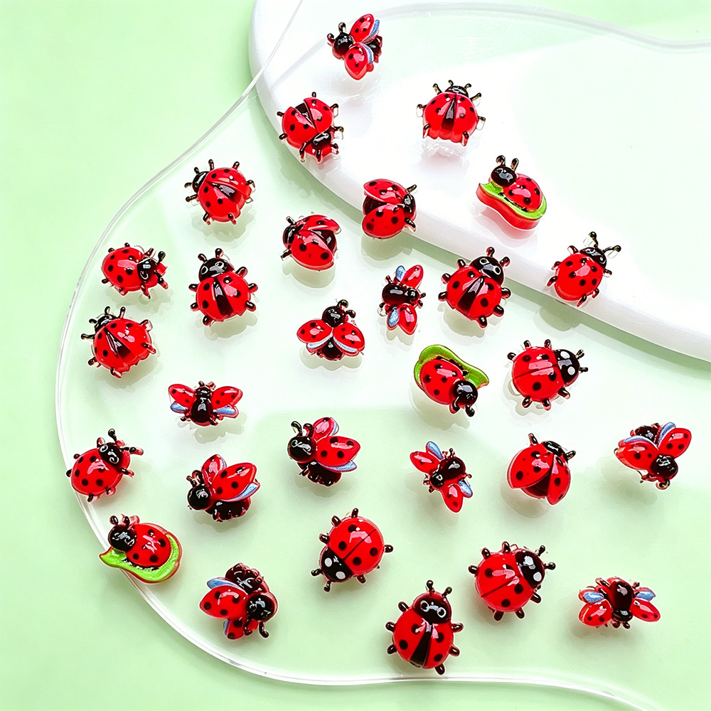 50 Pezzi Mini Ciondoli 3D in R - Art Craft Ladybug recensione e prezzo